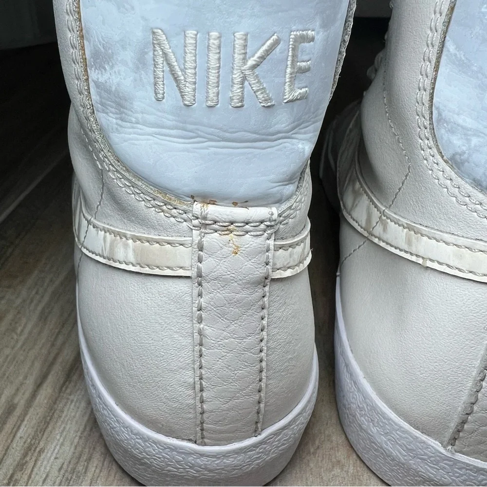 Nike Blazers Mid ‘77 Sneakers White With Iridescent Swoosh Youth Size 4Y